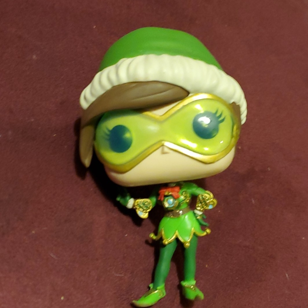 Tracer Christmas funkopop
